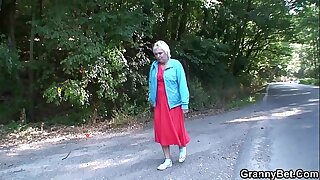 Hitchhiking tow-headed granny picked up and doggy-fucked roadside